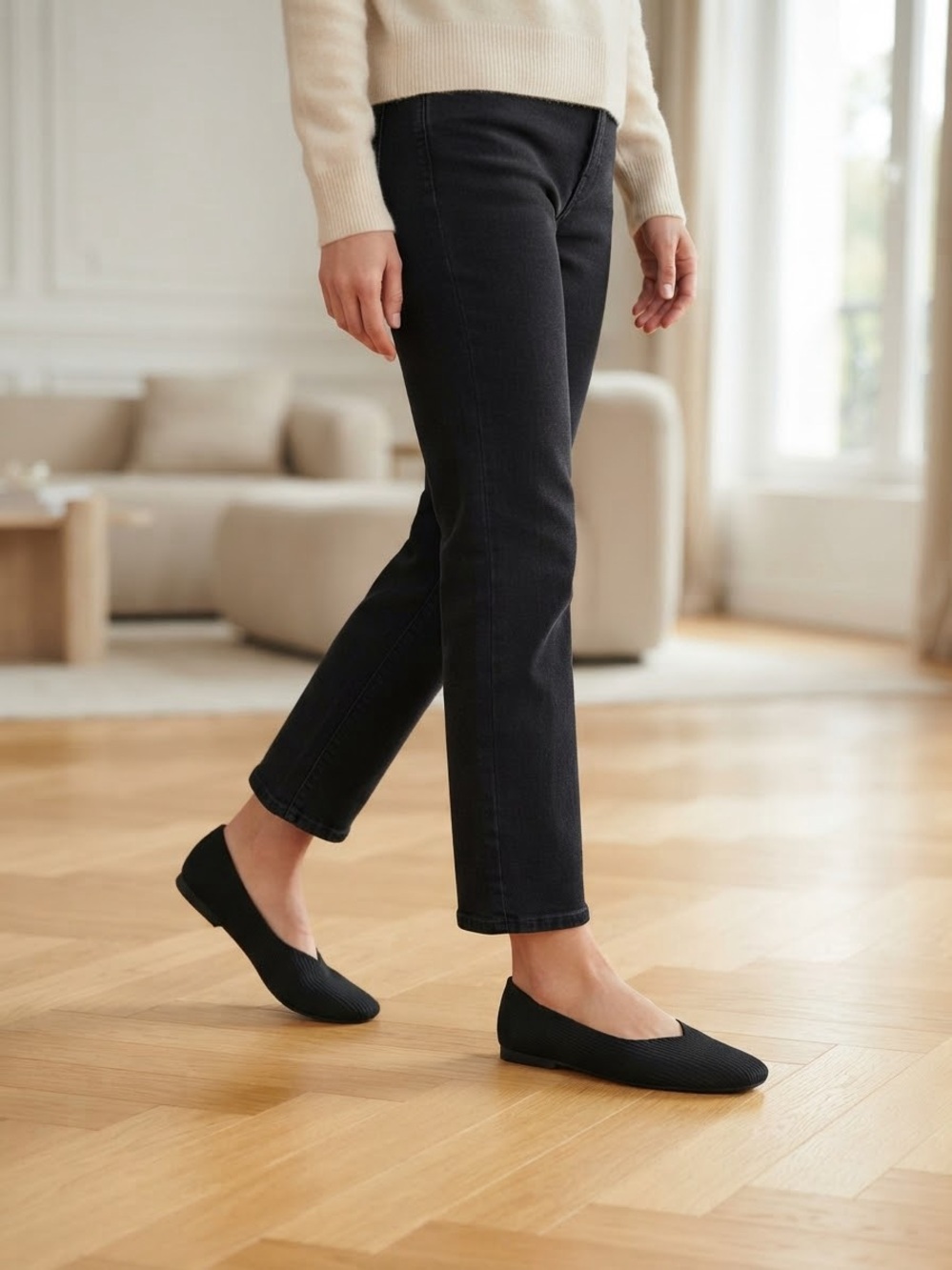 VIVAIA Black Knit Square-Toe V-Cut Slip-On Flats.
Size 43